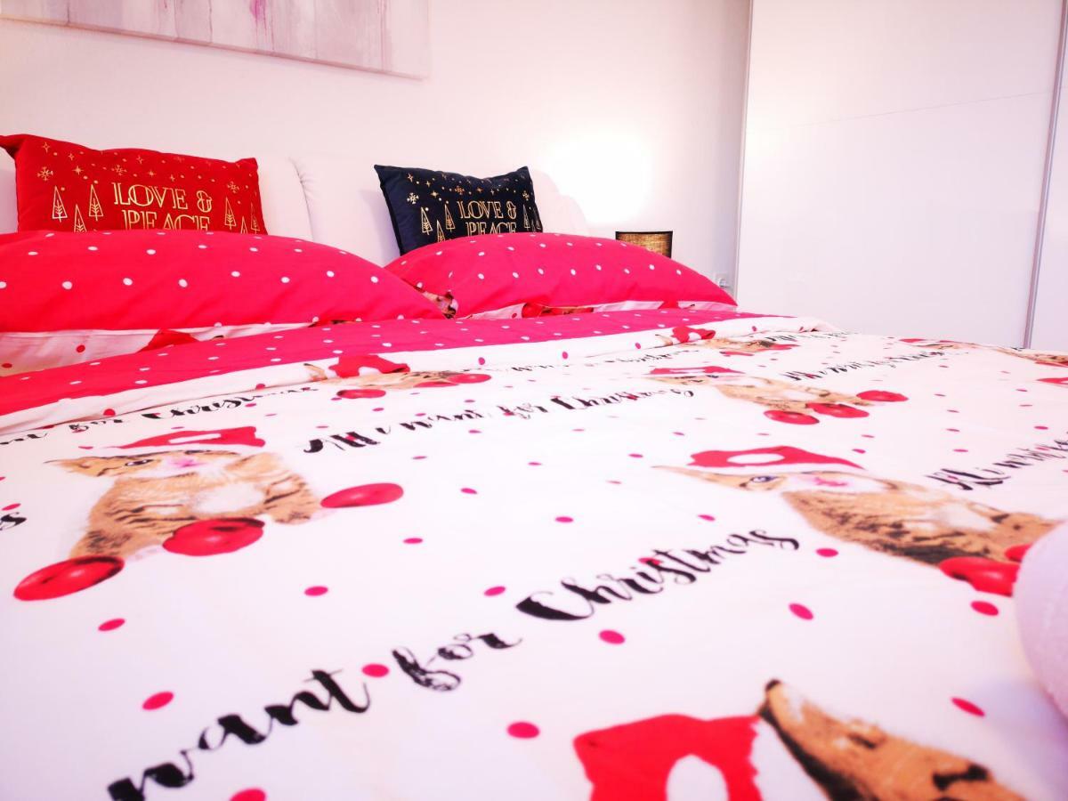 Apartman "Sabine Red" With Heated Pool Omišalj Eksteriør bilde