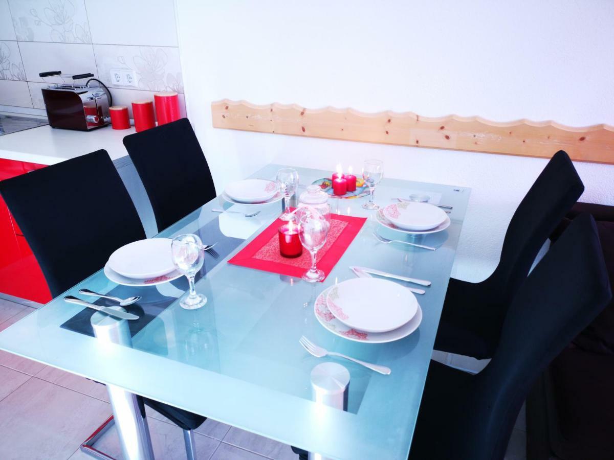 Apartman "Sabine Red" With Heated Pool Omišalj Eksteriør bilde